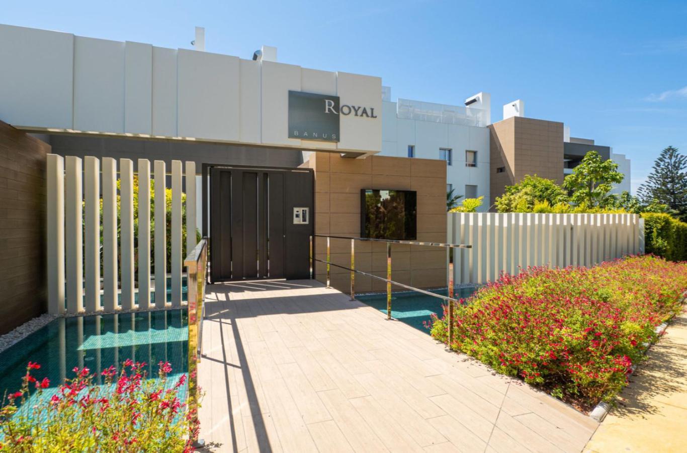 Apartamento Modern Flat With Private Garden In Royal Banus