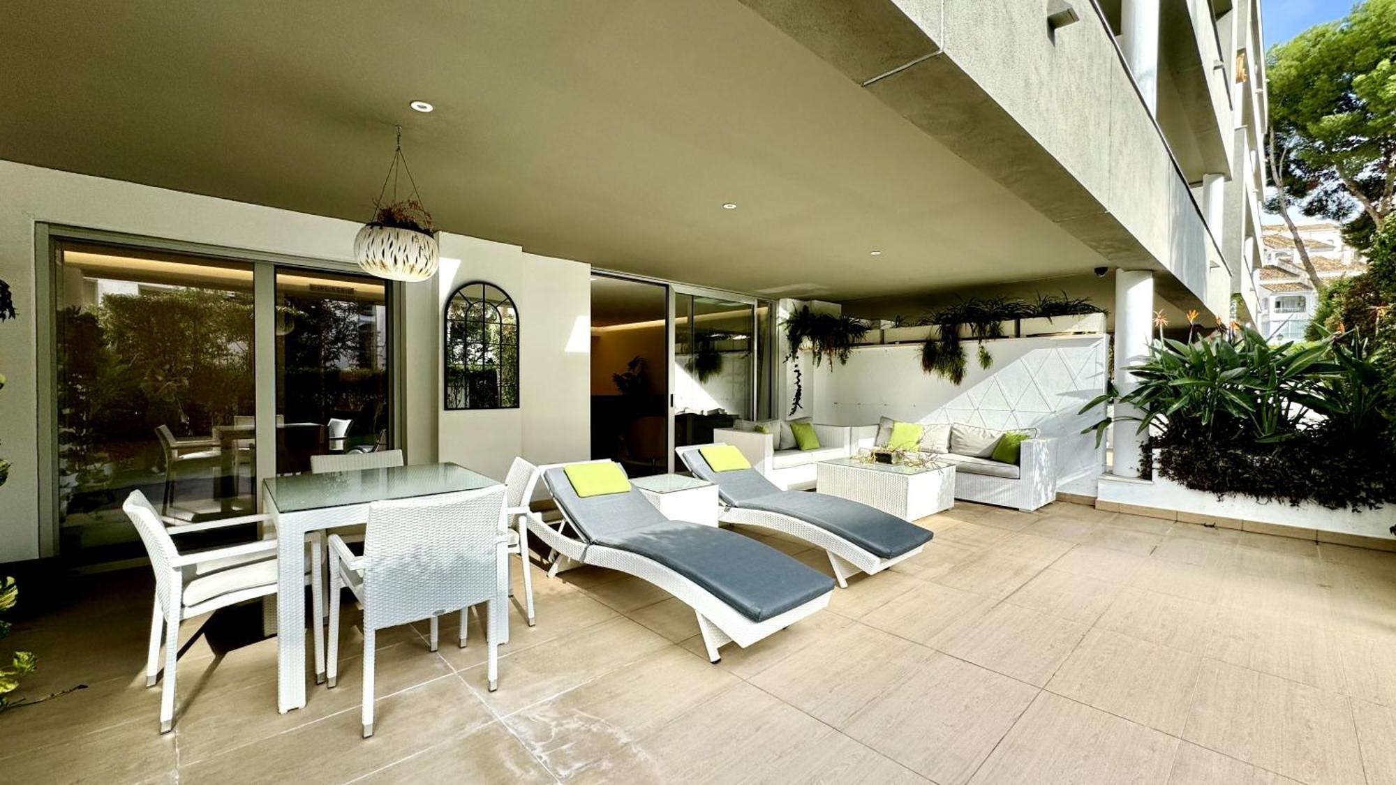 Appartamento Modern Flat With Private Garden In Royal Banus *