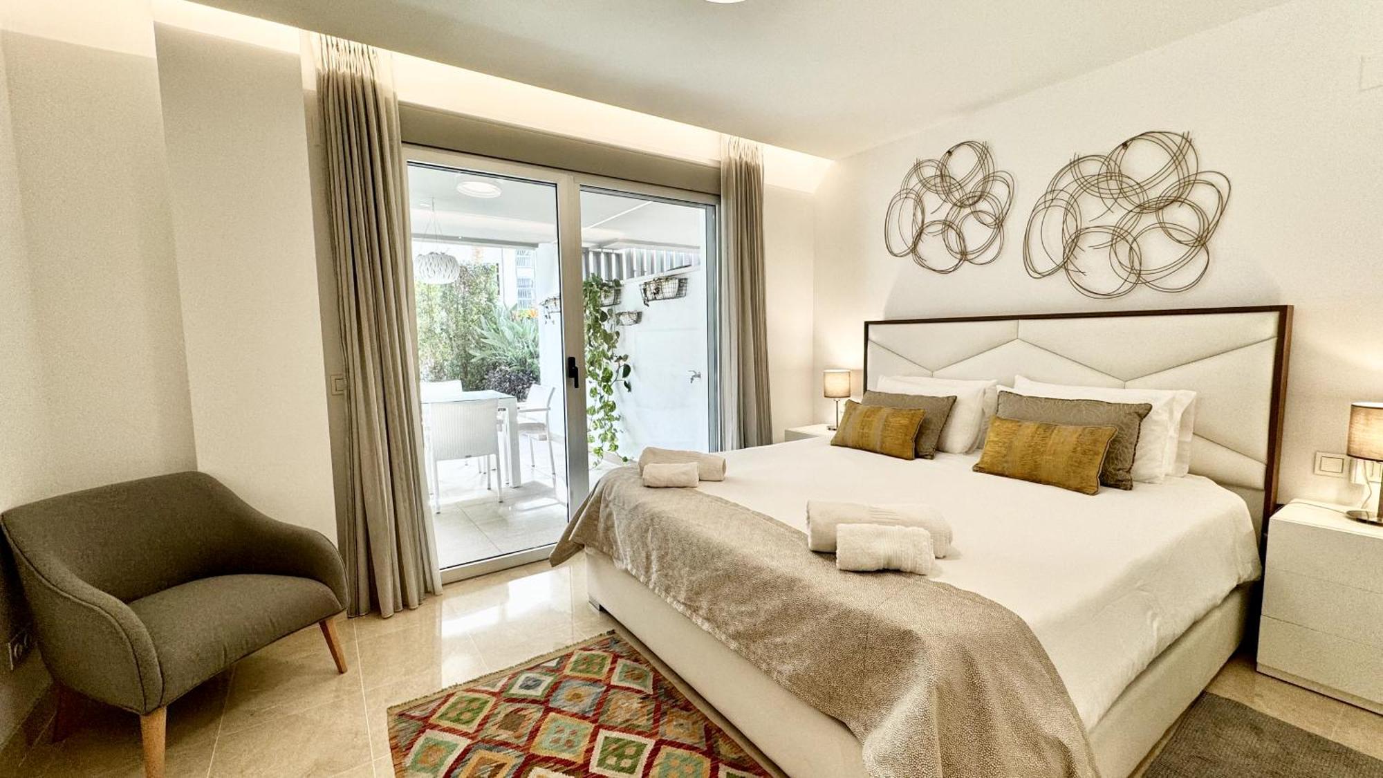 Modern Flat With Private Garden In Royal Banus * Marbella