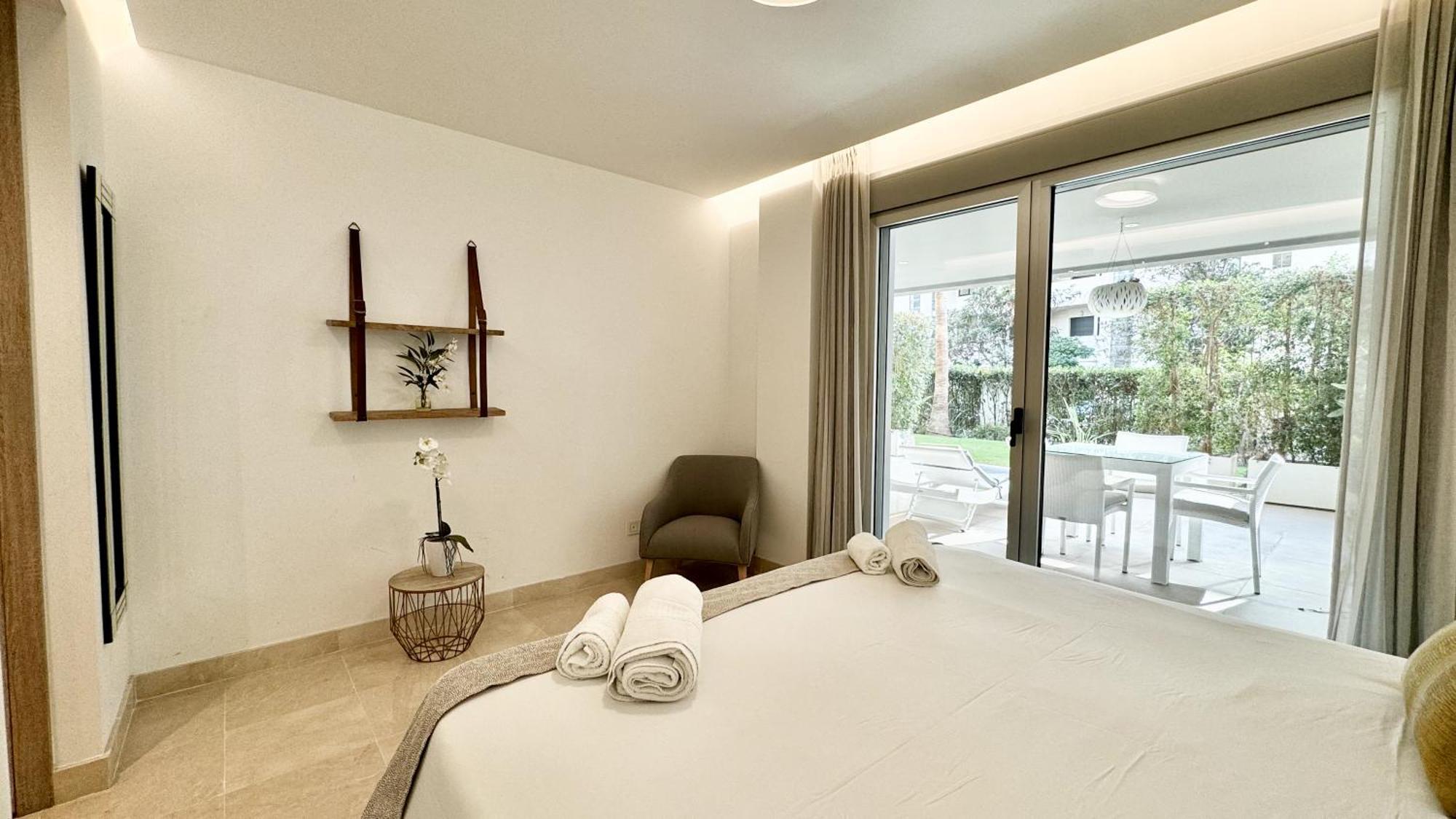 Appartamento Modern Flat With Private Garden In Royal Banus *