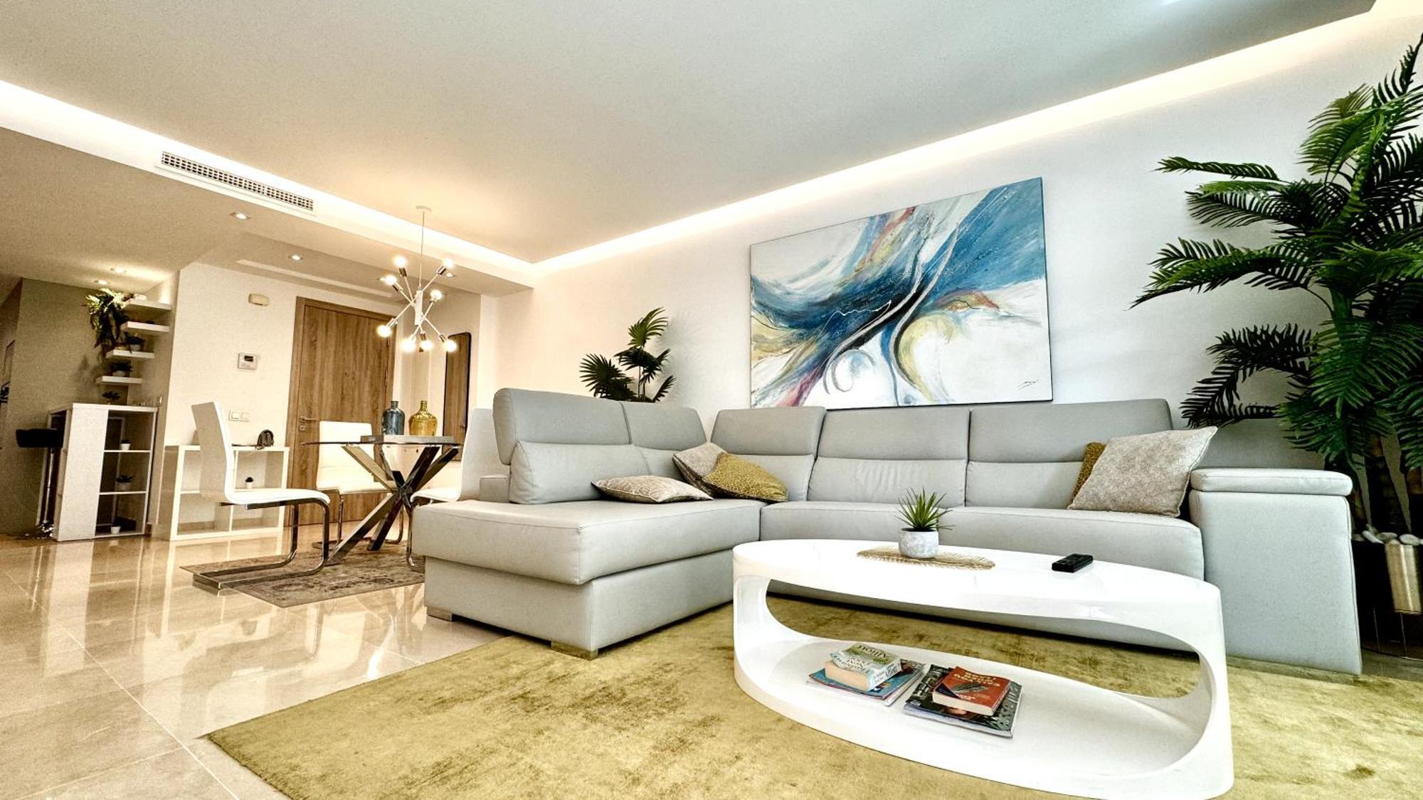 Modern Flat With Private Garden In Royal Banus *